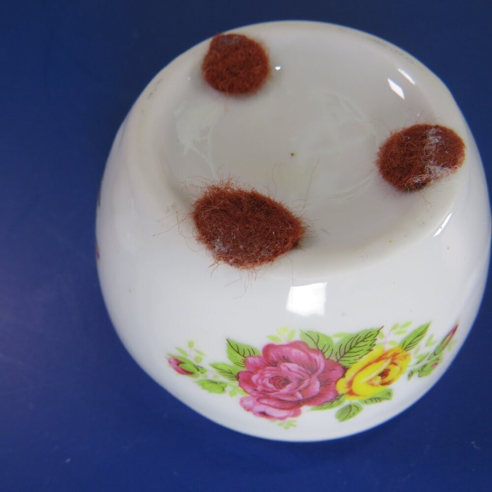 White w Roses Porcelain Trinket Dish with Lid - Picture 9 of 11